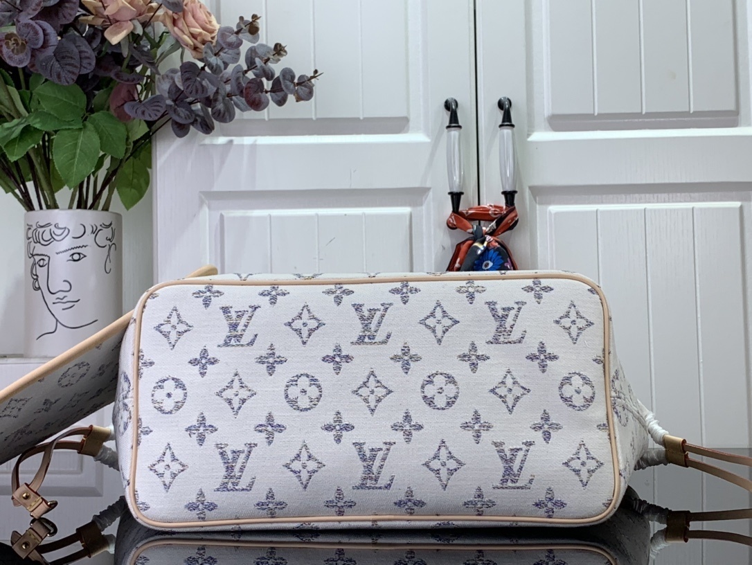 LV Neverfull MM m24905