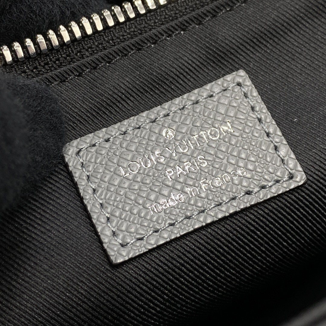 LV NEW FLAP MESSENGER M30807