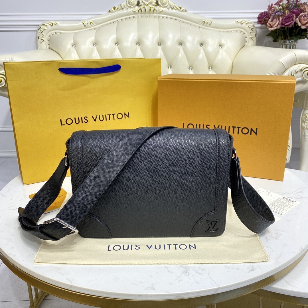 LV NEW FLAP MESSENGER M30807