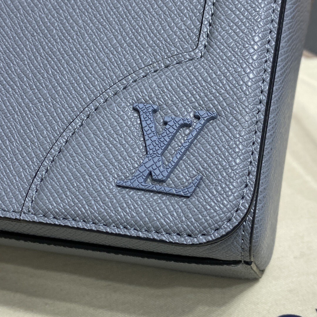 LV NEW FLAP MESSENGER M30807