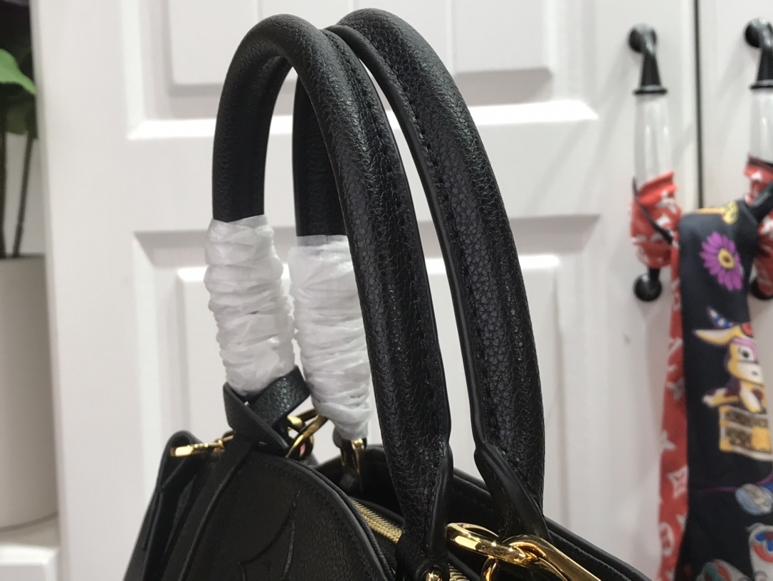 LV NEW GRAND PALAIS N45811