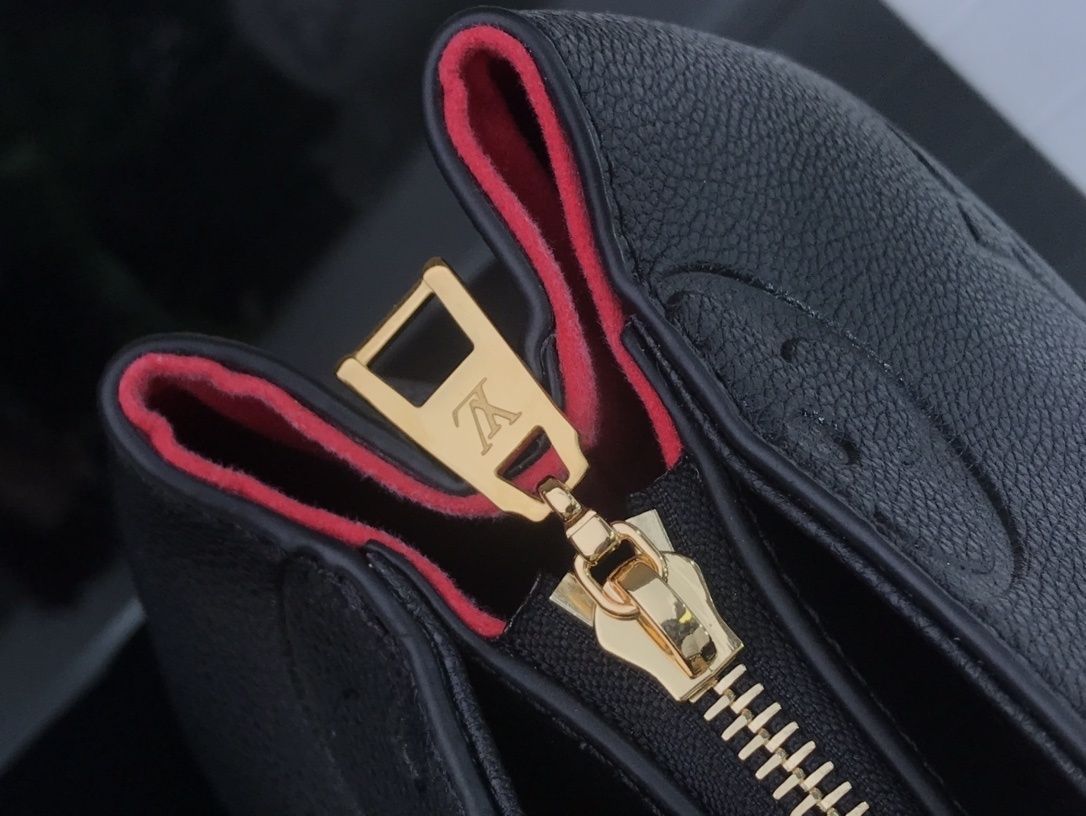 LV NEW GRAND PALAIS N45811