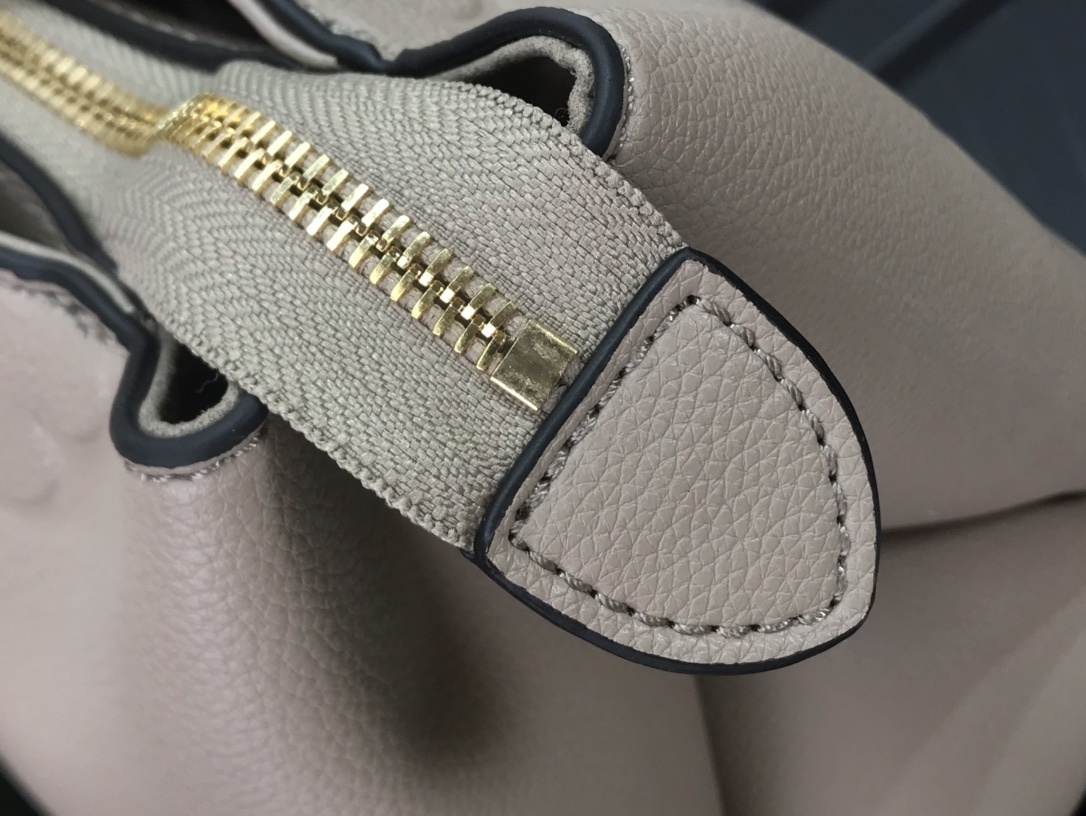 LV NEW GRAND PALAIS N45811