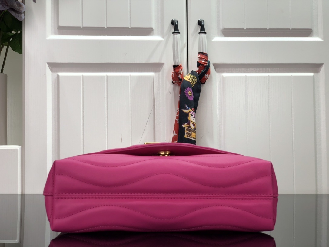 LV NEW WAVE CHAIN BAG M58552 