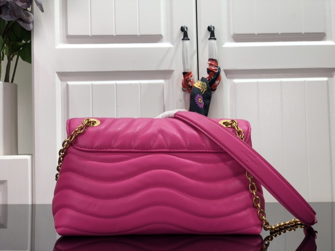 LV NEW WAVE CHAIN BAG M58552 