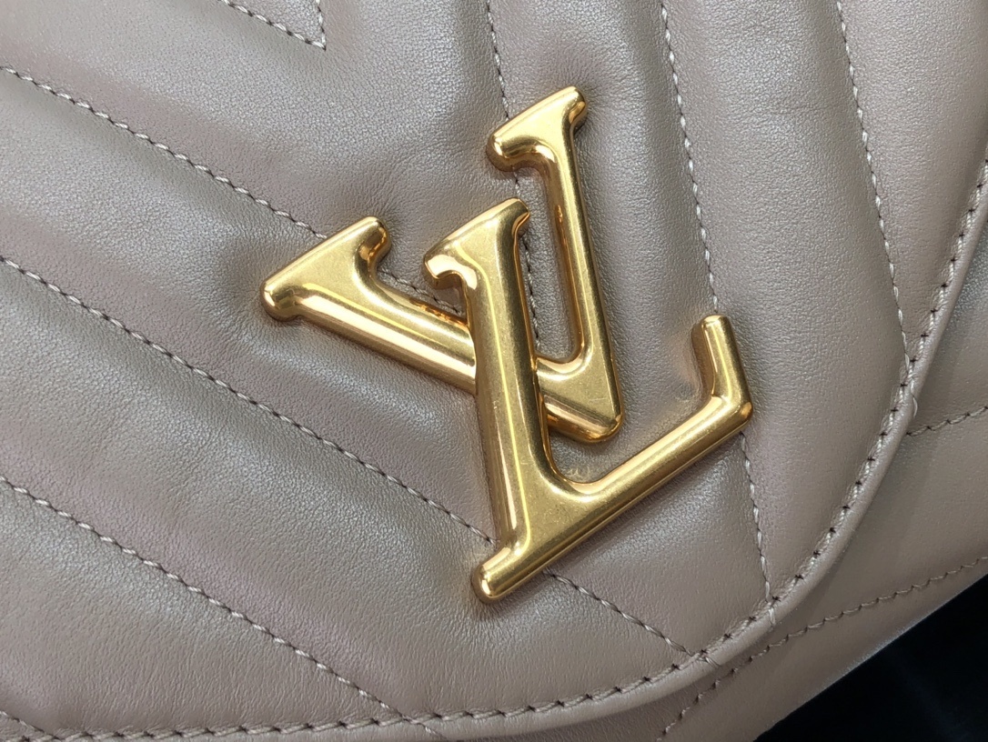 LV NEW WAVE CHAIN BAG M58552 