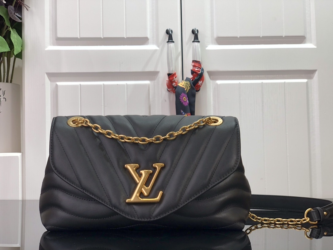 LV NEW WAVE CHAIN BAG M58552 