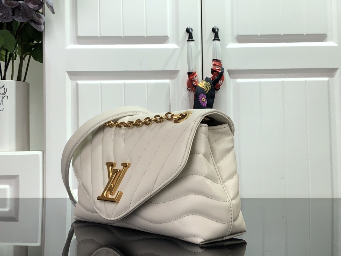 LV NEW WAVE CHAIN BAG M58552 