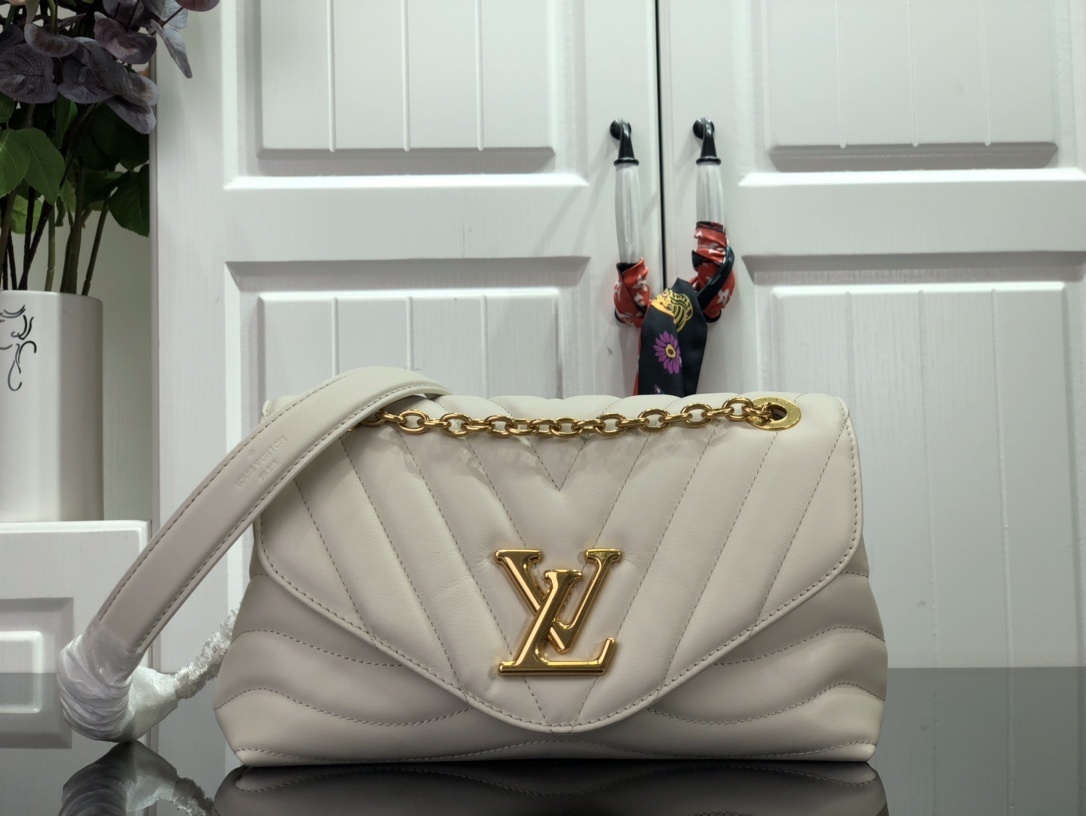 LV NEW WAVE CHAIN BAG M58552 
