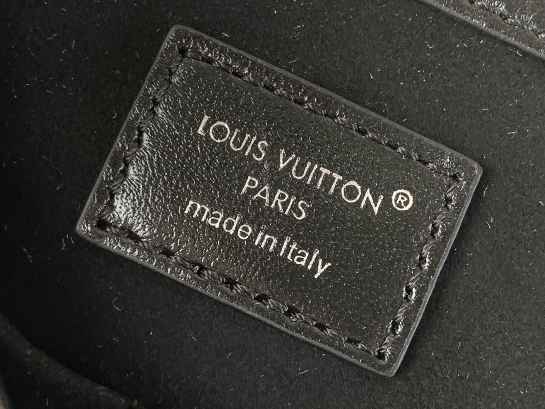 LV OFF DUTY VIBE m25545 