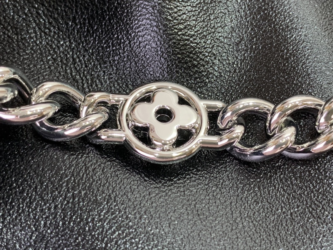 LV OFF DUTY VIBE m25545 