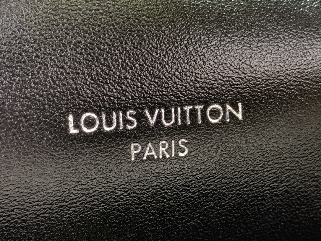 LV OFF DUTY VIBE m25545 