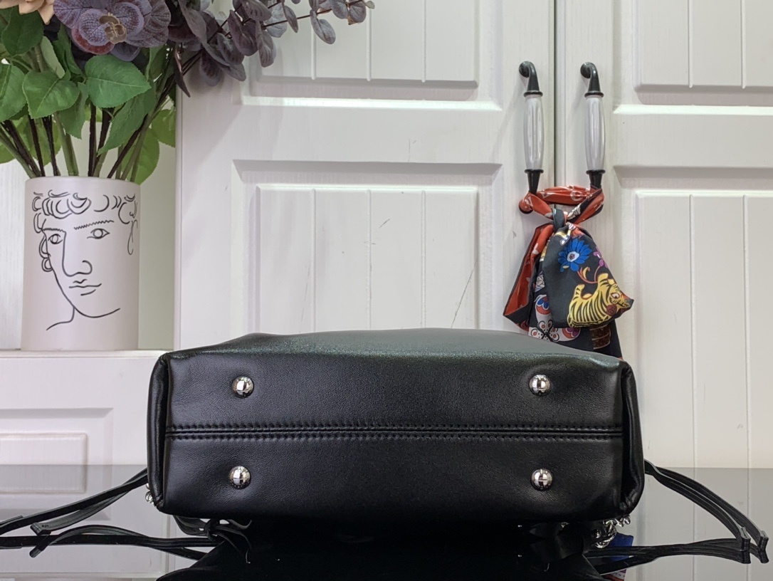 LV OFF DUTY VIBE m25545 