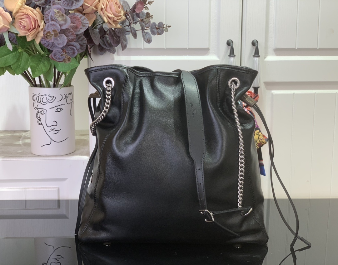 LV OFF DUTY VIBE m25545 