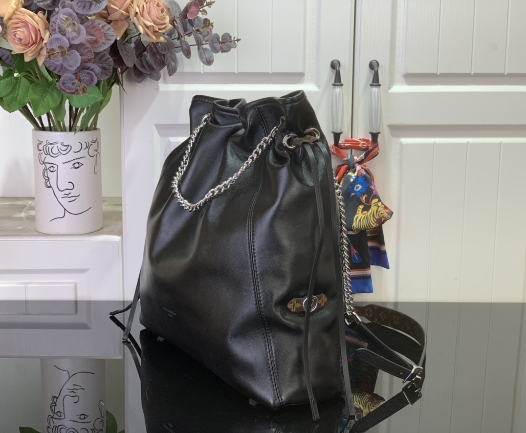 LV OFF DUTY VIBE m25545 