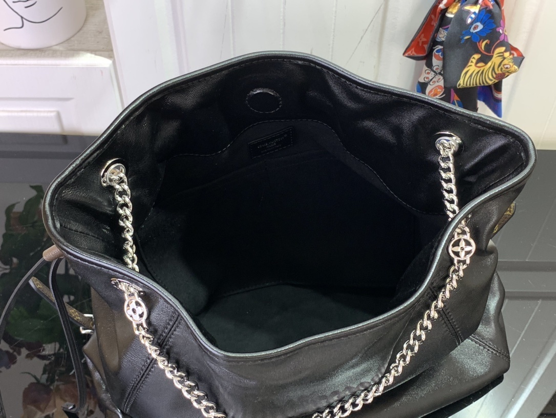 LV OFF DUTY VIBE m25545 