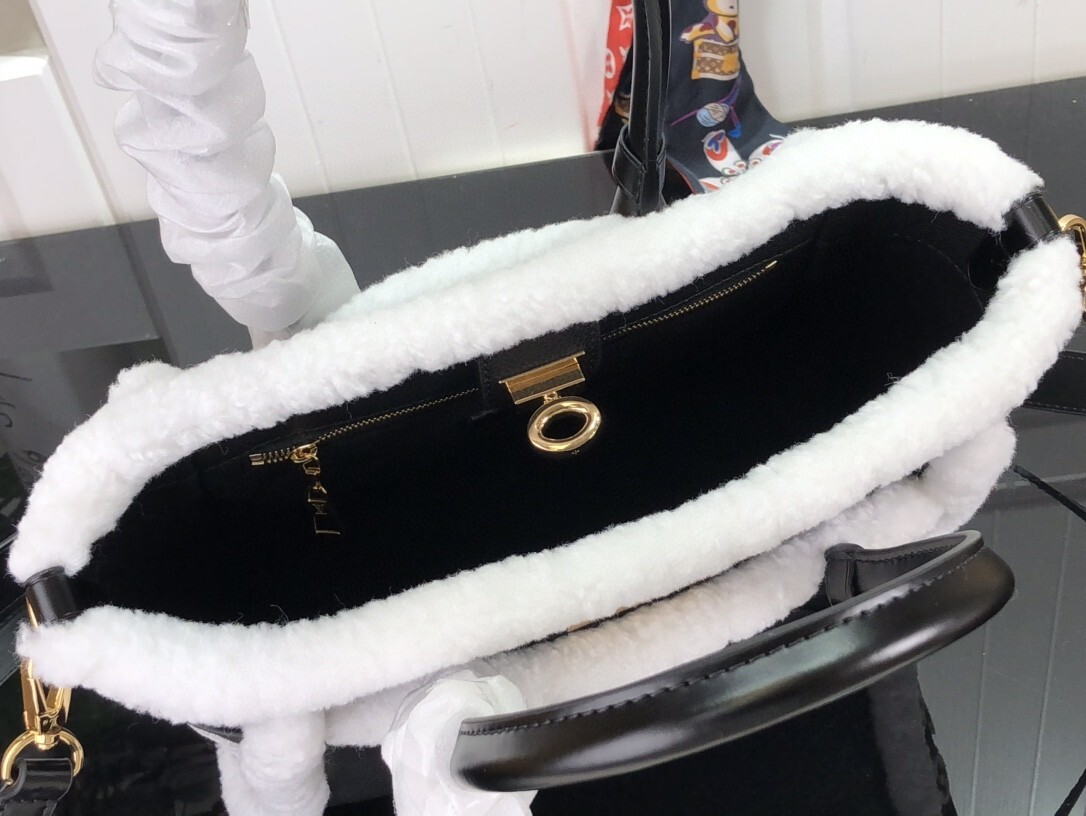 LV ON MY SIDE PM M58918