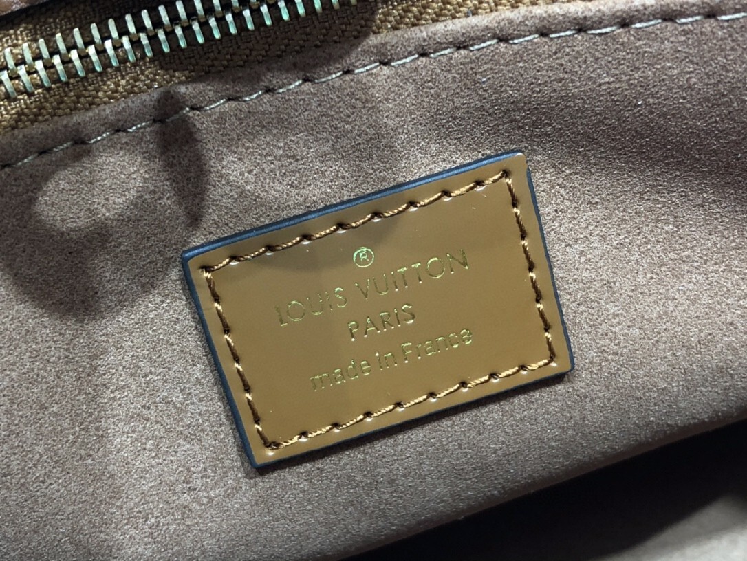 LV ON MY SIDE PM M58918