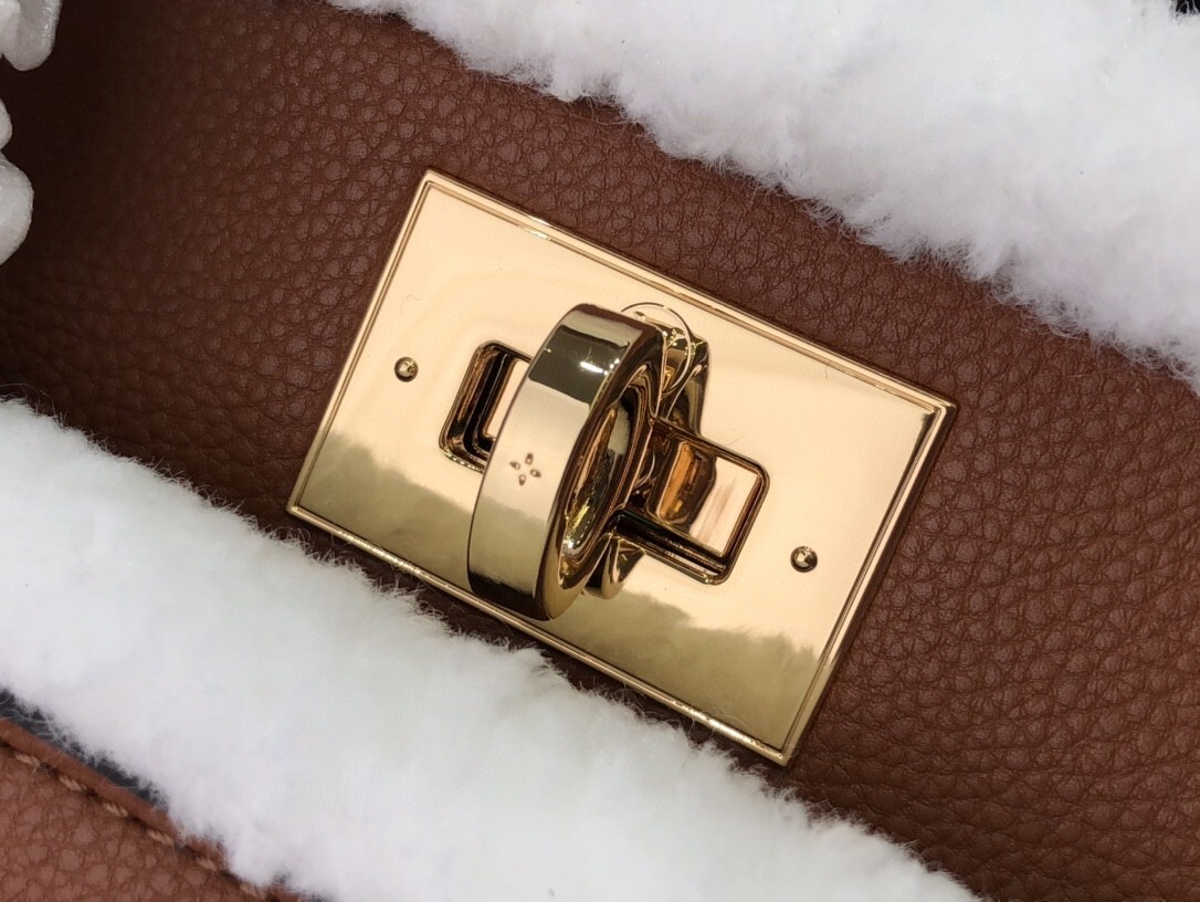 LV ON MY SIDE PM M58918