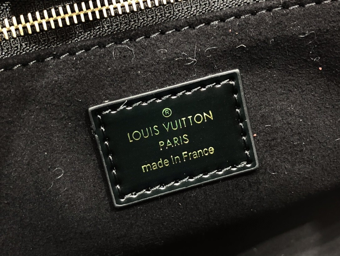 LV ON MY SIDE PM M58918