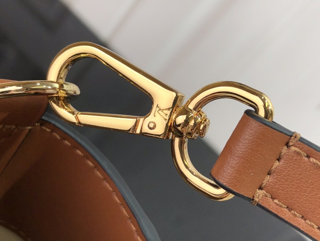 LV ON MY SIDE PM M59905