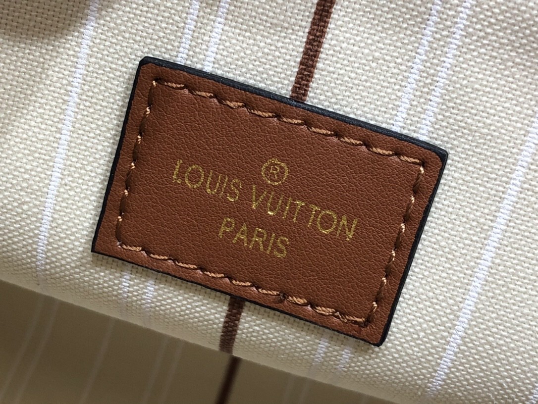 LV ON MY SIDE PM M59905