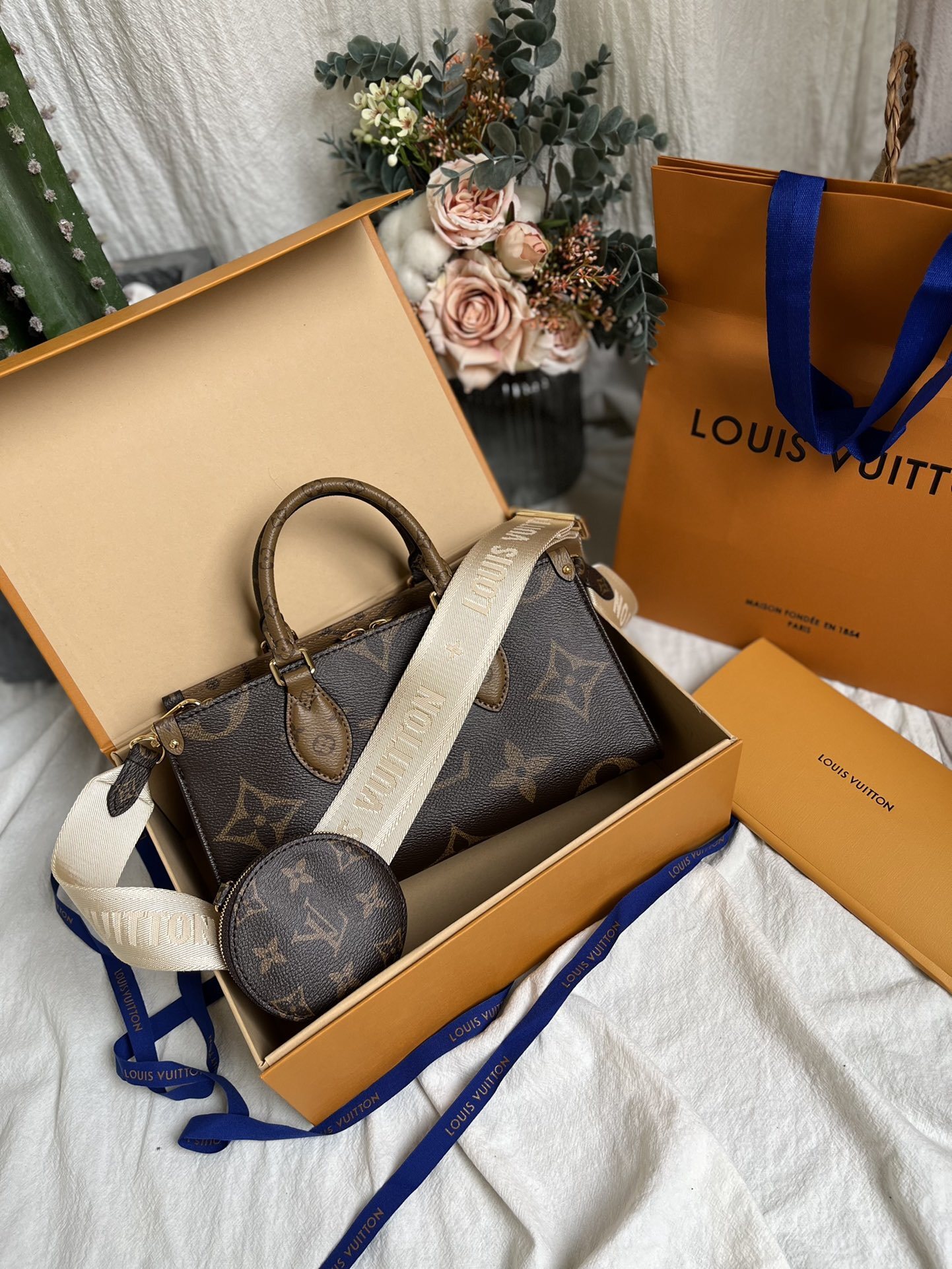 LV OnTheGo 4106W 