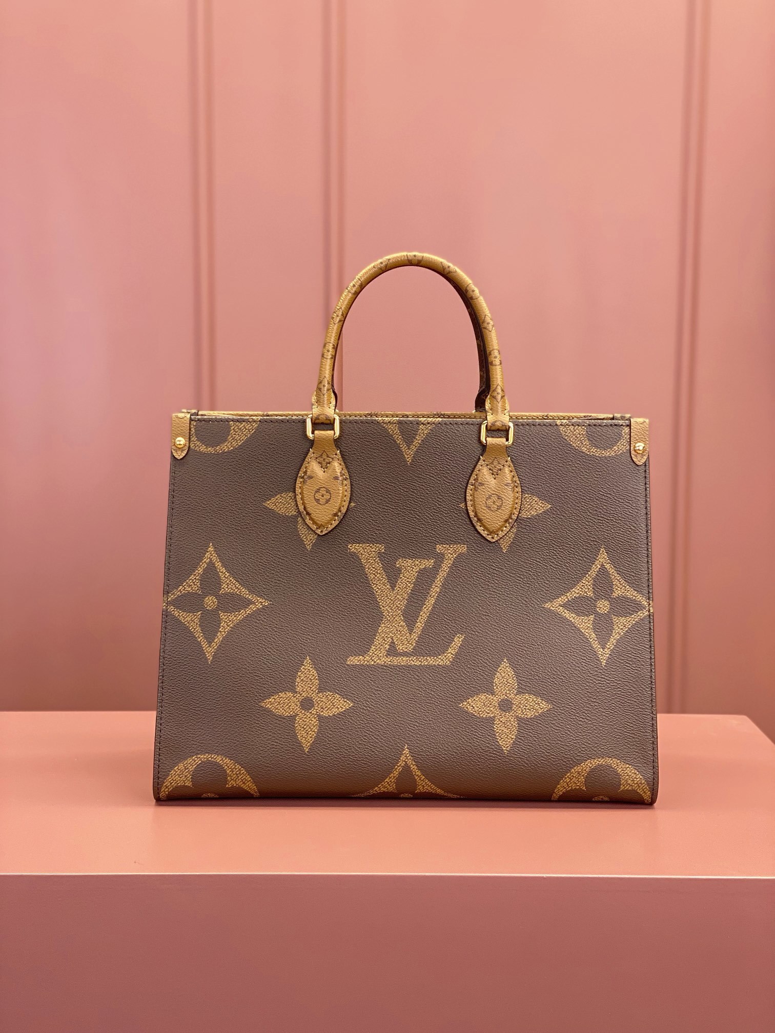 LV OnTheGo 4106W 