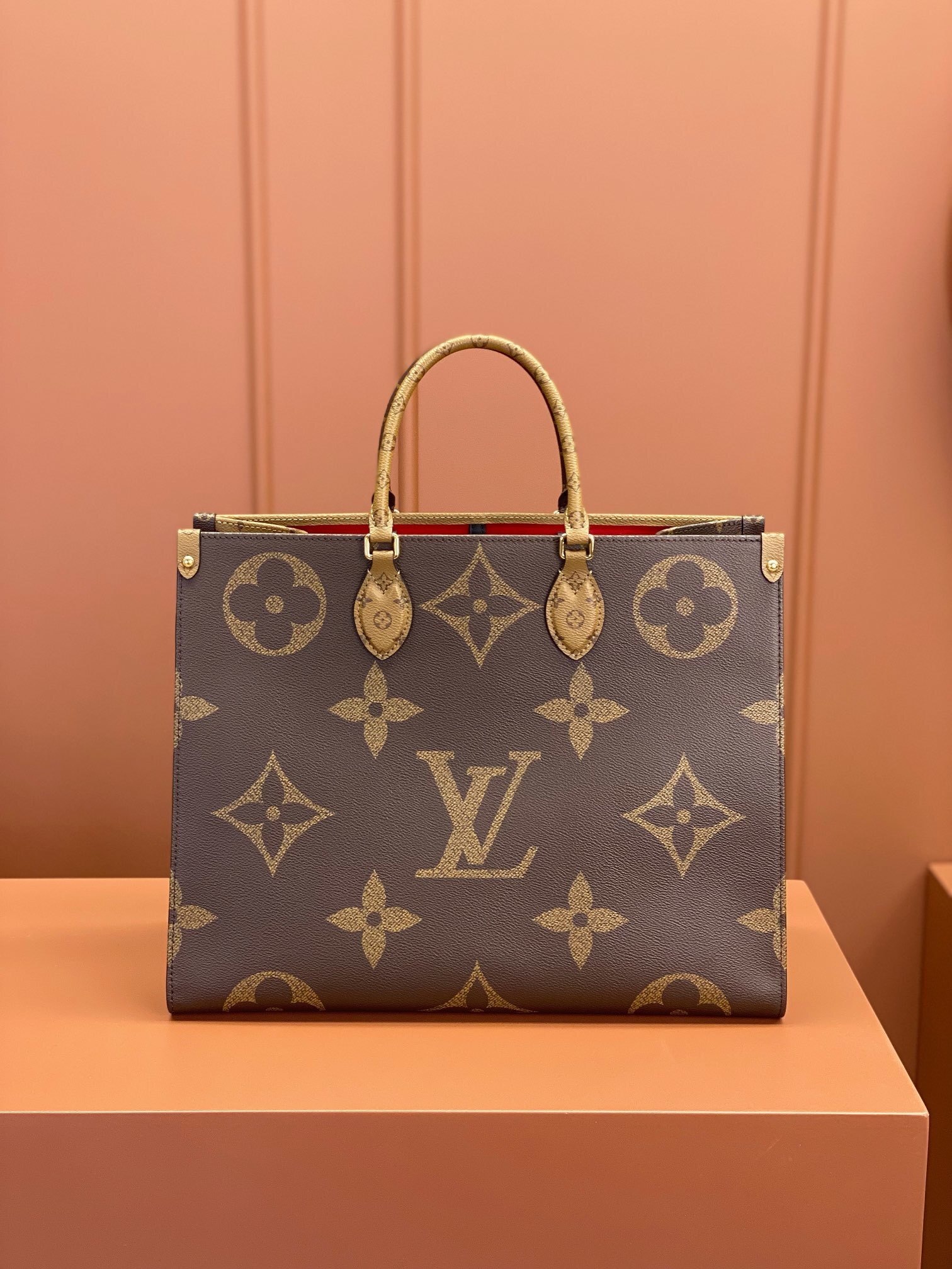 LV OnTheGo 4106W 