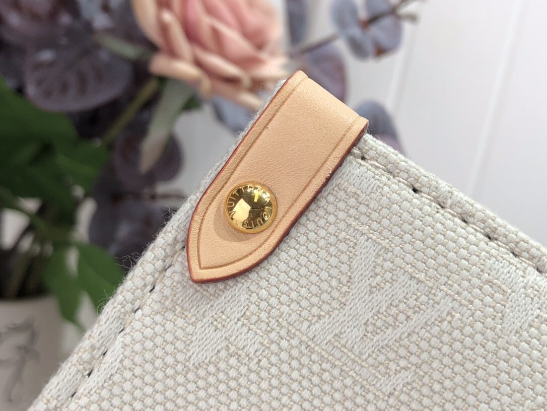 LV ONTHEGO GM M20815