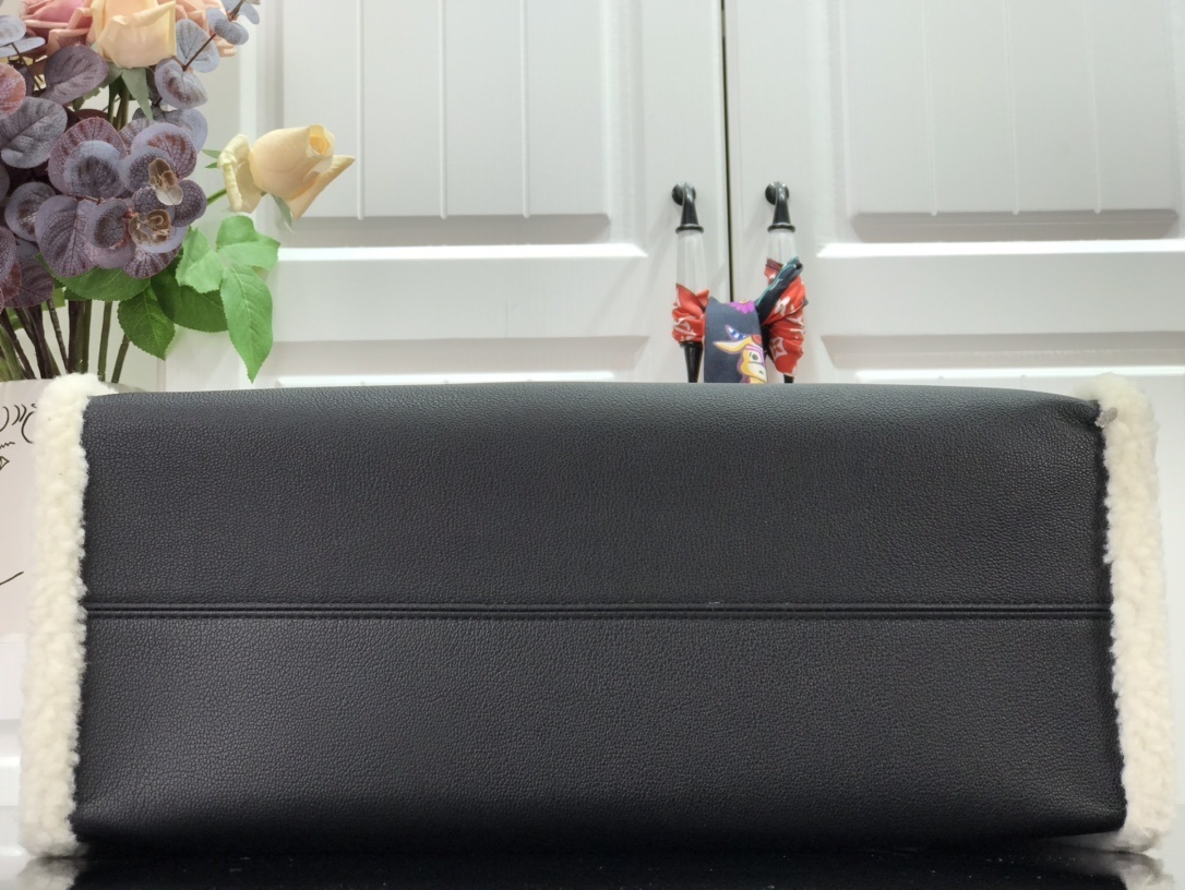 LV ONTHEGO GM M56958