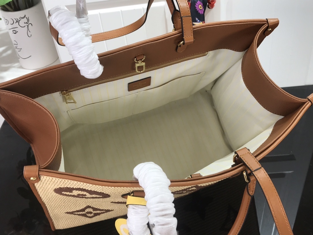 LV ONTHEGO GM M57644