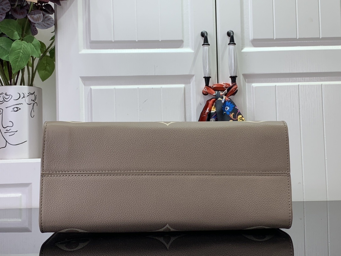 LV ONTHEGO m23937