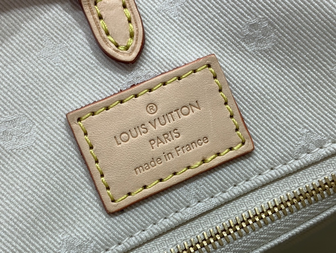 LV OnTheGo MM m24708