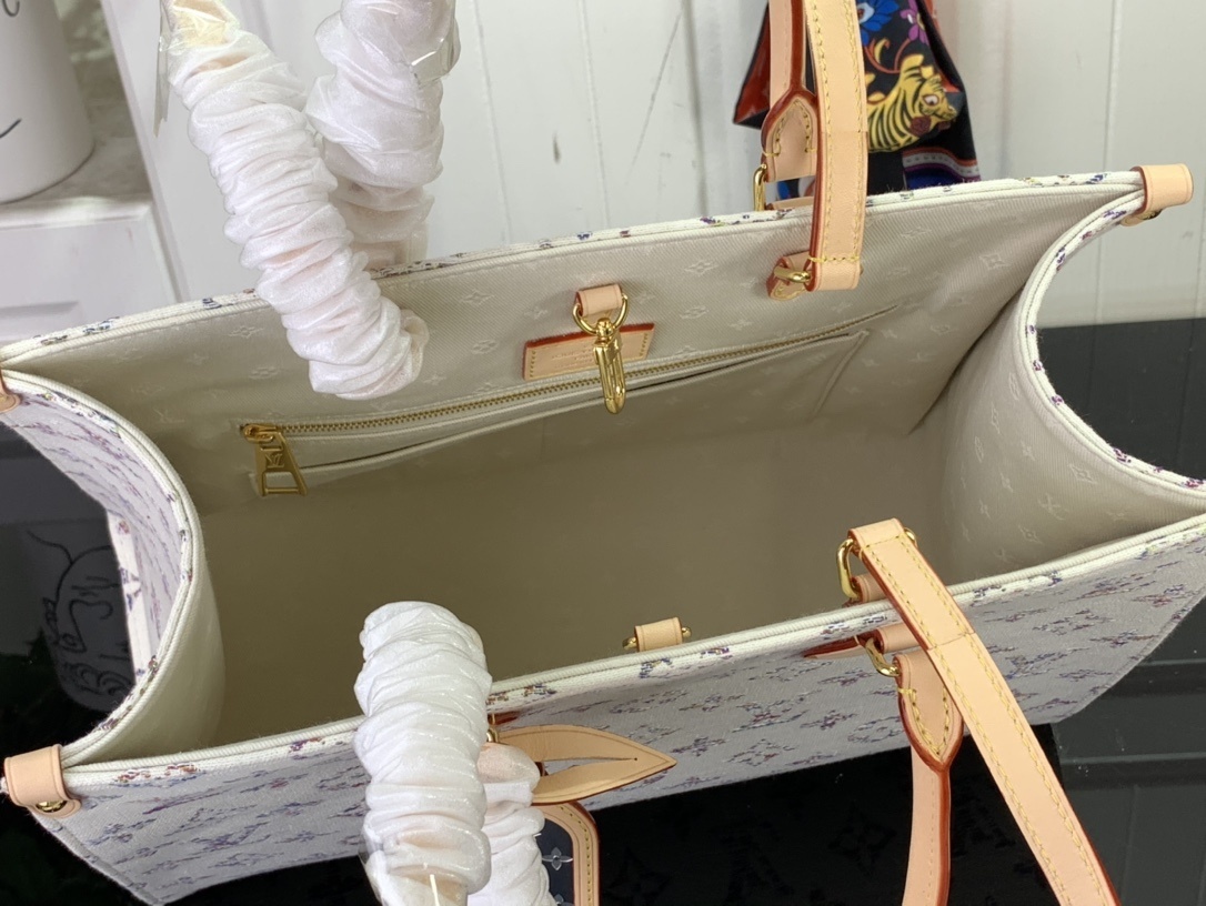 LV OnTheGo MM m24708