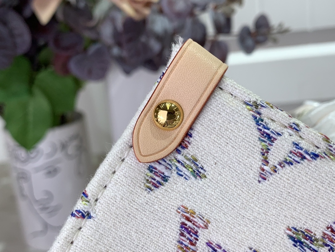 LV OnTheGo MM m24708