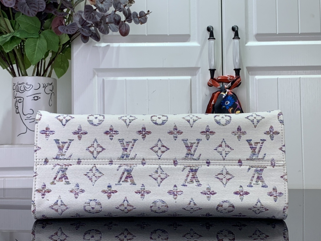 LV OnTheGo MM m24708