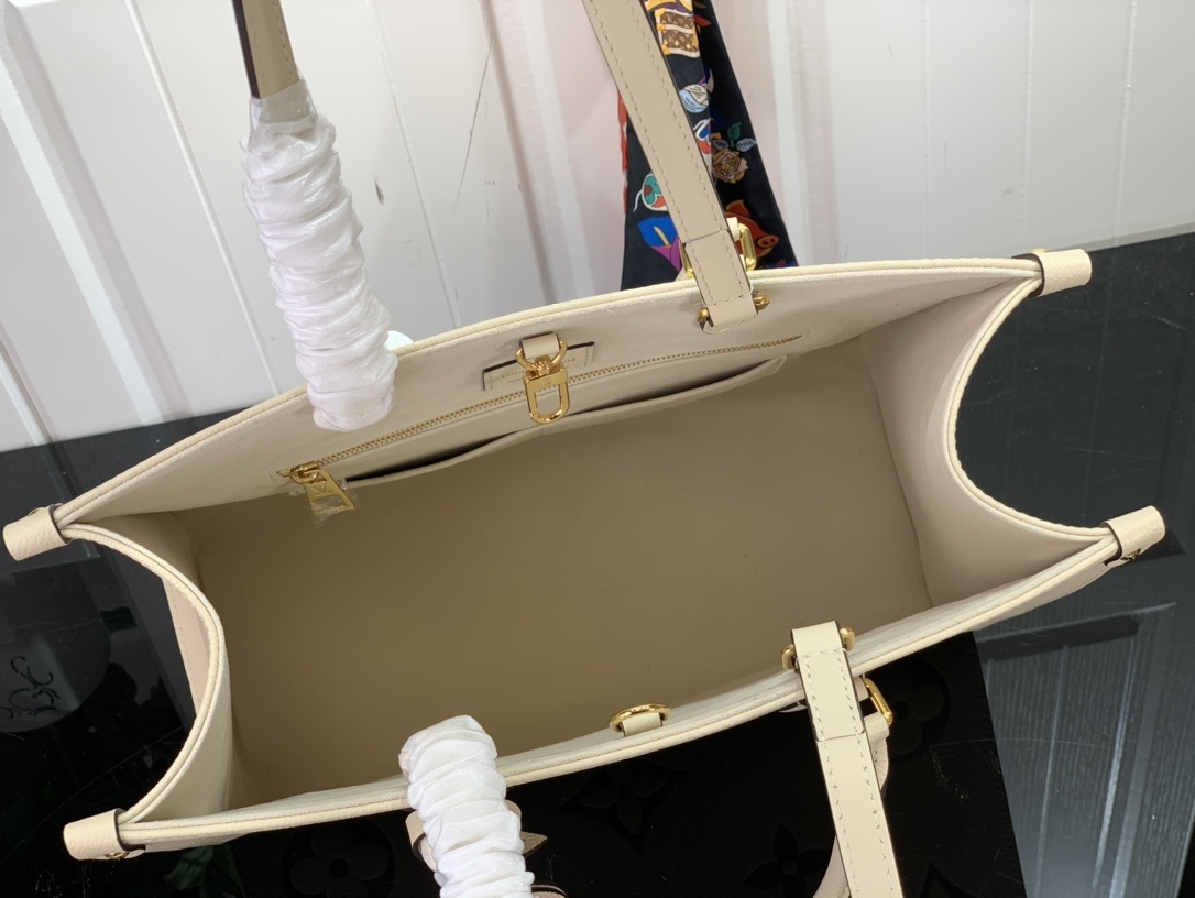 LV ONTHEGO MM M45495