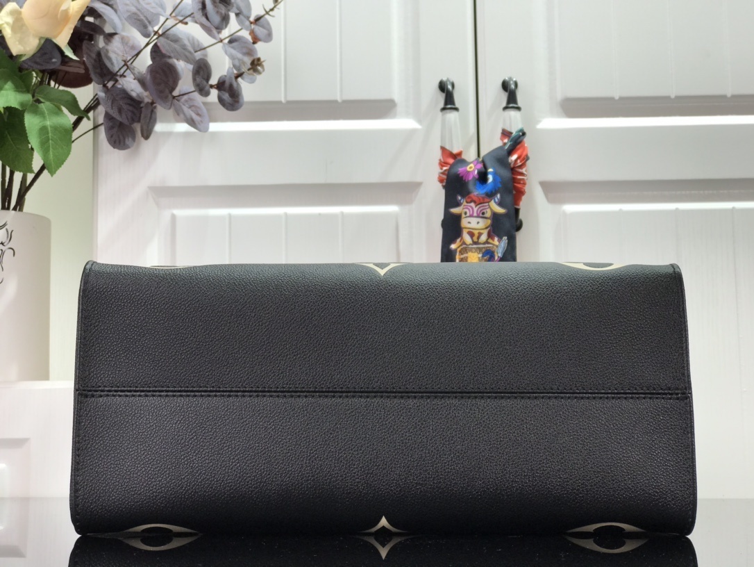 LV ONTHEGO MM M45495