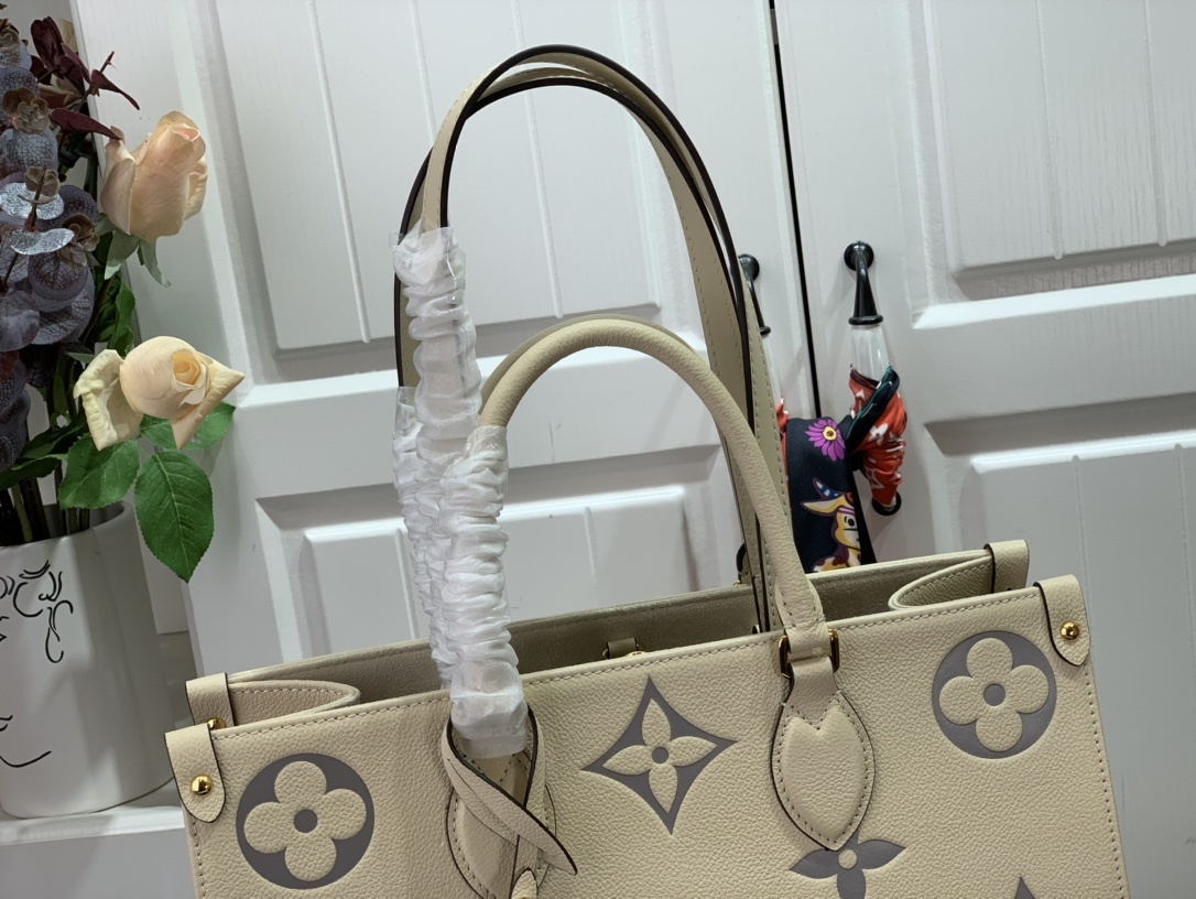 LV ONTHEGO MM M45495