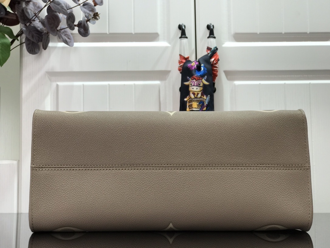 LV ONTHEGO MM M45495