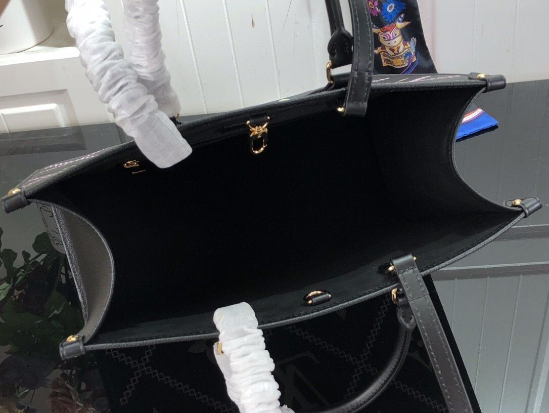 LV ONTHEGO MM M46016