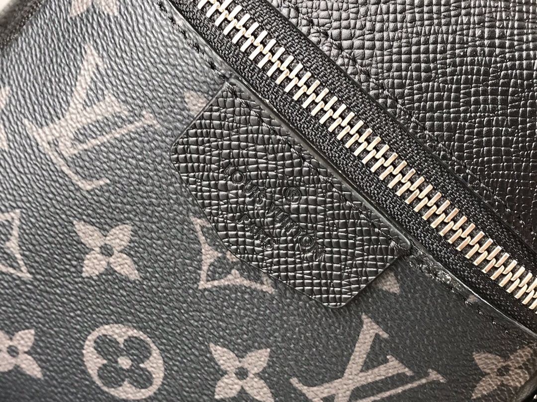 LV OUTDOOR BACKPACK M30417