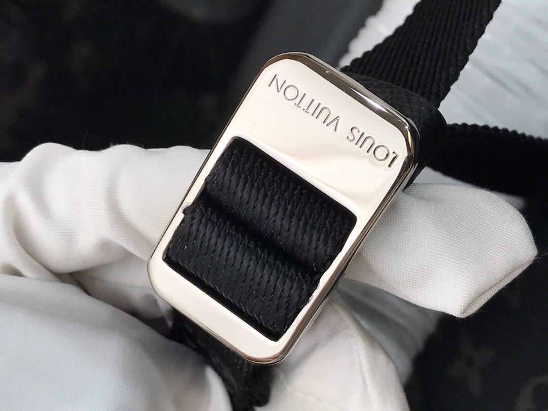 LV OUTDOOR BACKPACK M30417