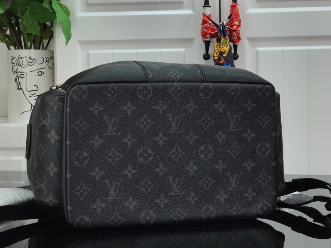 LV OUTDOOR BACKPACK M30417