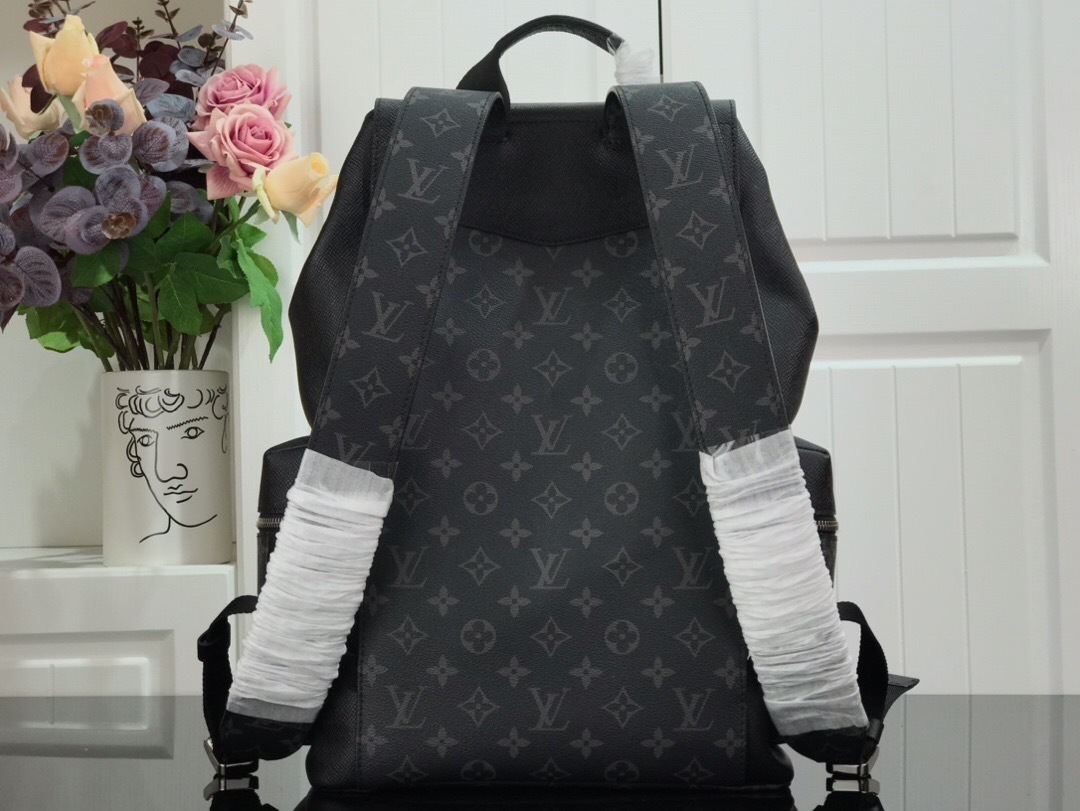 LV OUTDOOR BACKPACK M30417