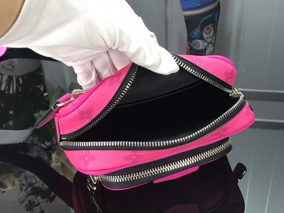 LV OUTDOOR POUCH M30755 