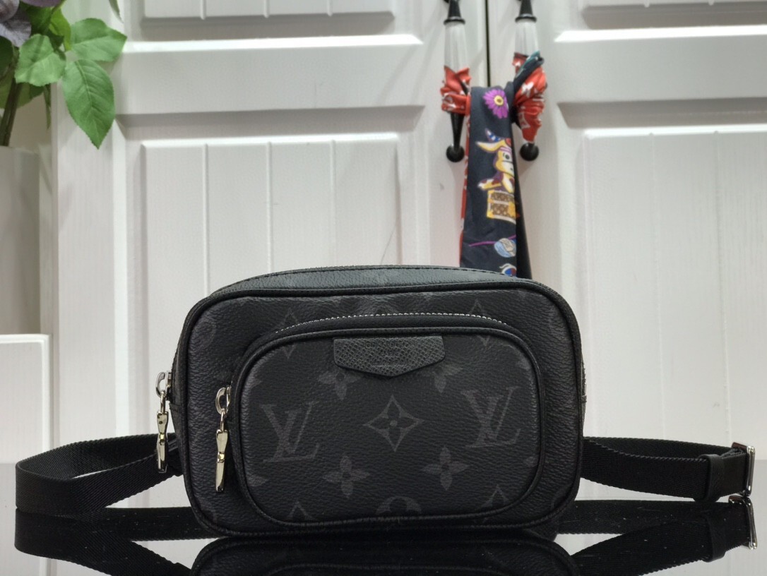 LV OUTDOOR POUCH M30755 