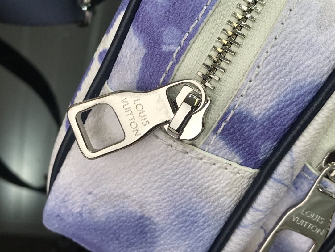 LV OUTDOOR POUCH M45763 