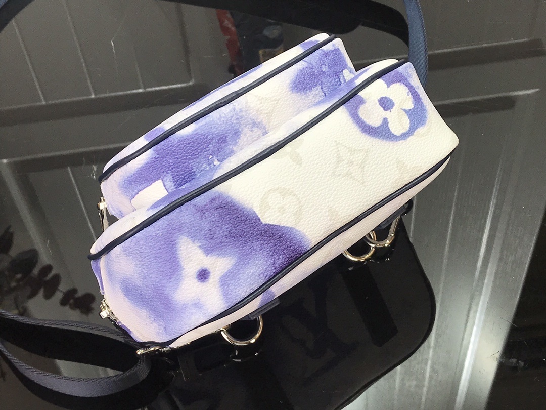 LV OUTDOOR POUCH M45763 